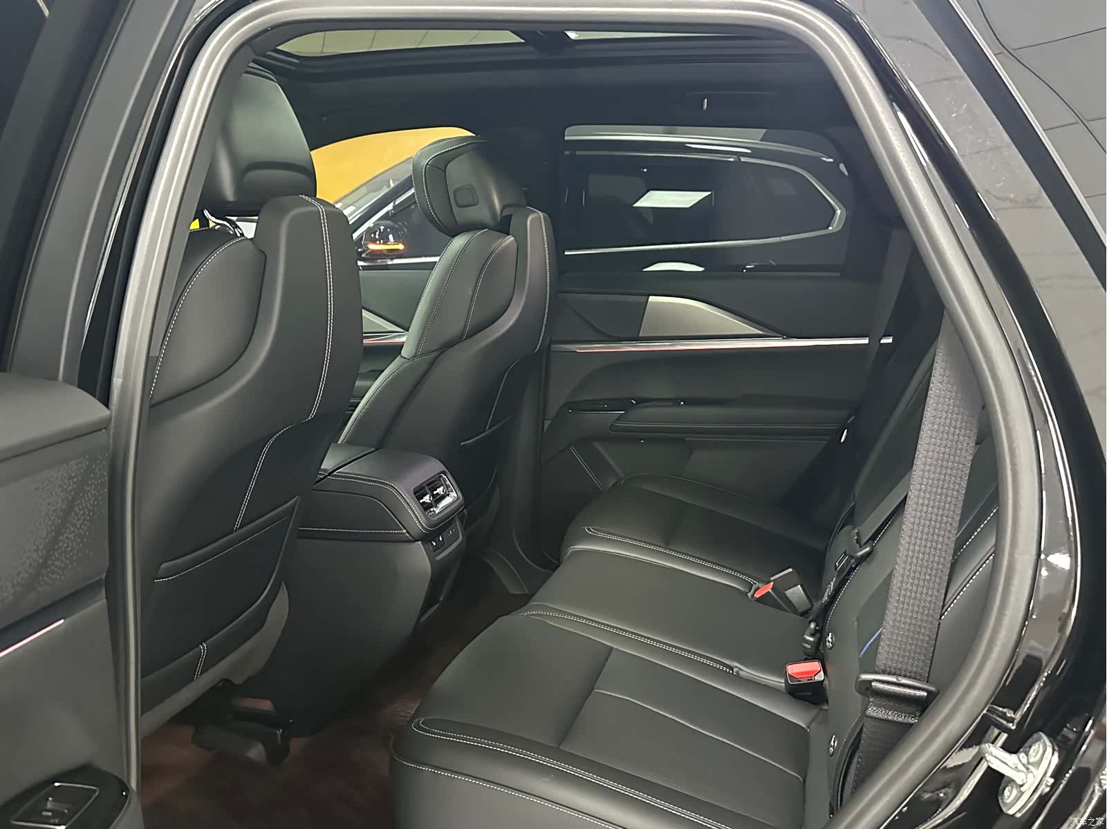 Cadillac XT5, 2026 все фото