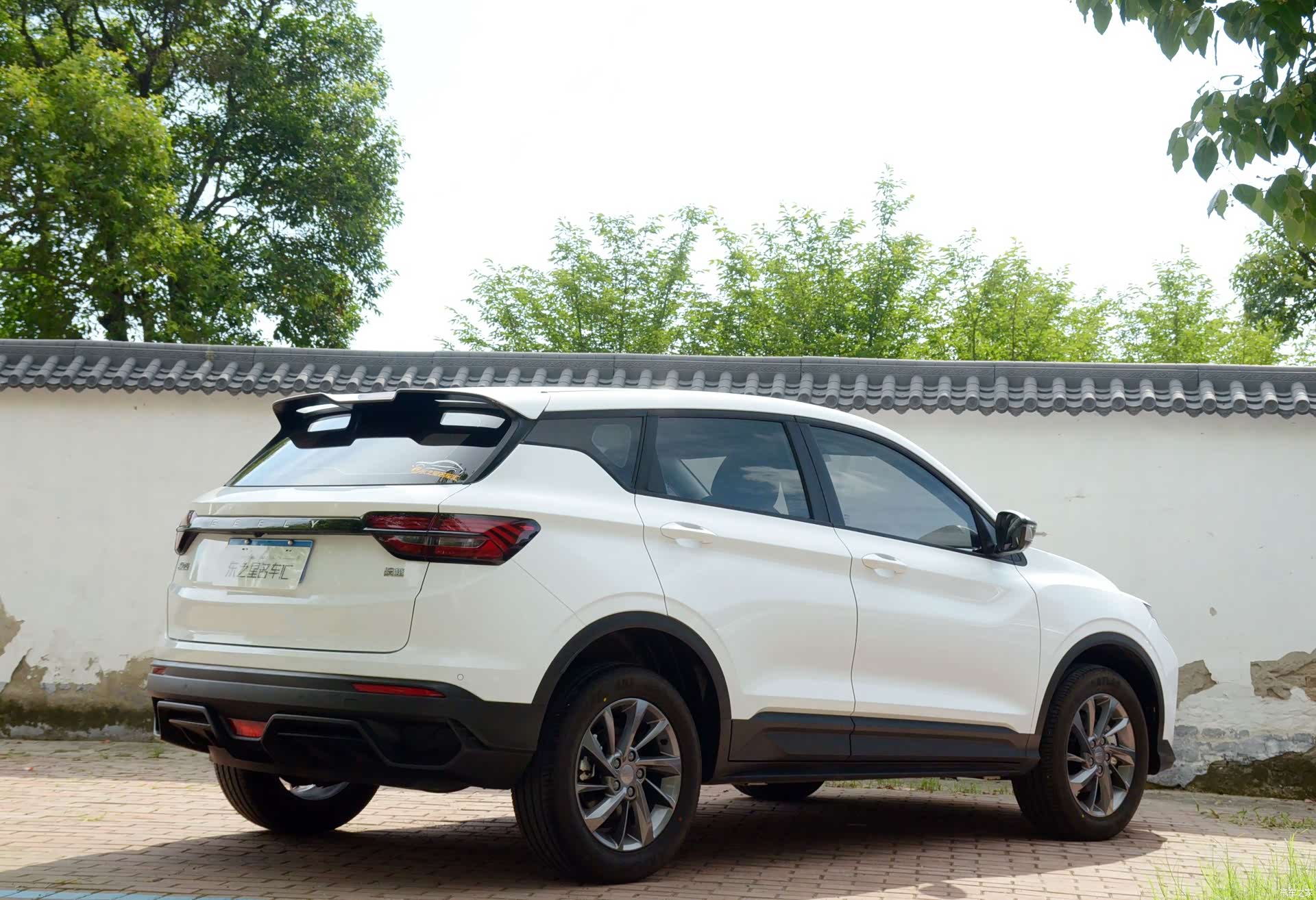 Geely Coolray, 2025 10