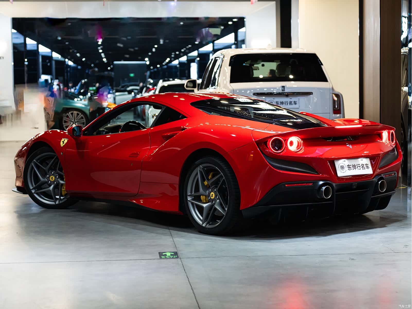 Ferrari F8, 2022 4