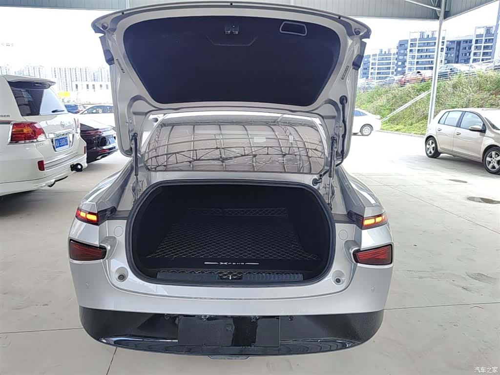 Xpeng P7, 2022 15