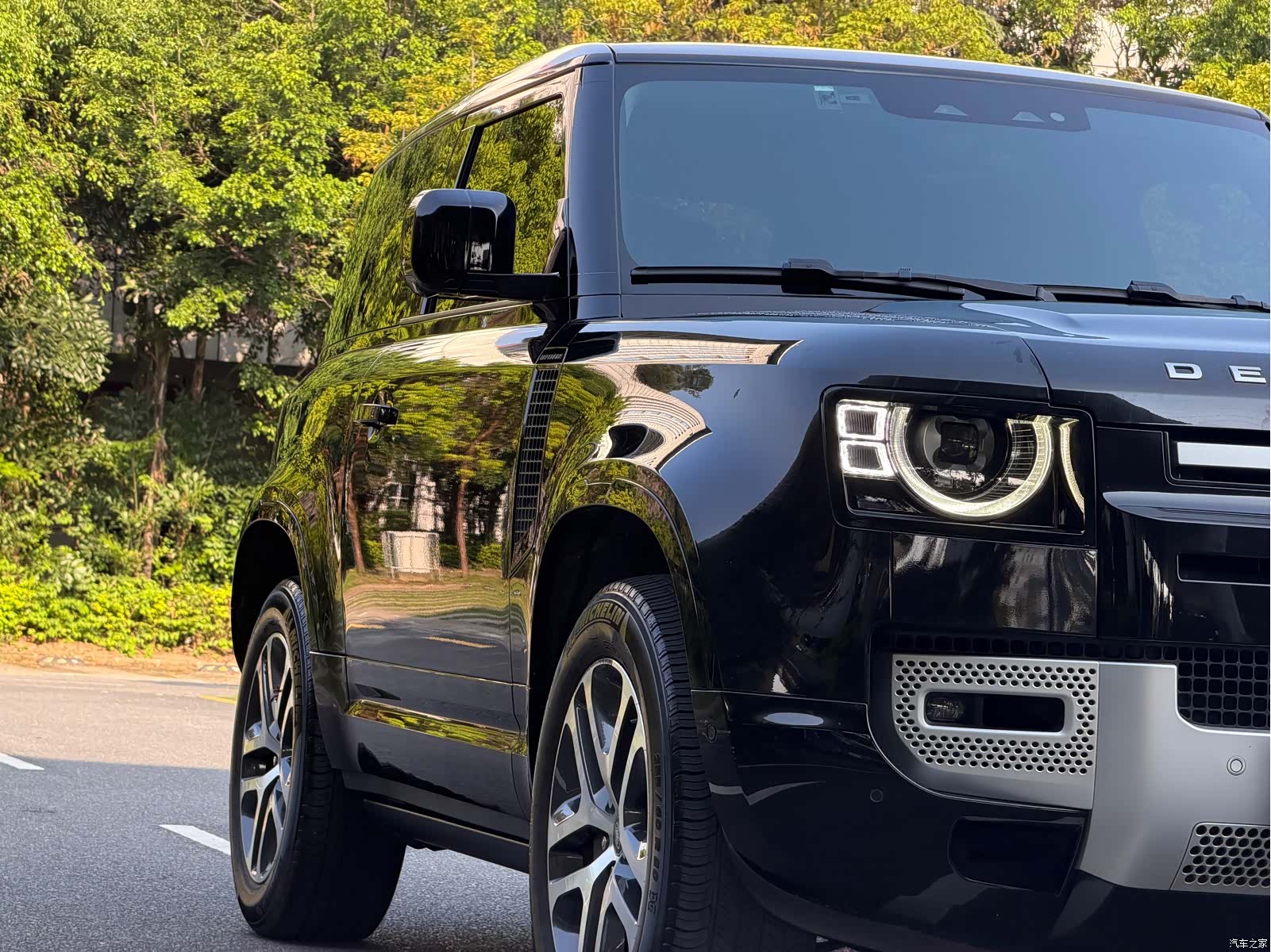 Land Rover Defender, 2023 4