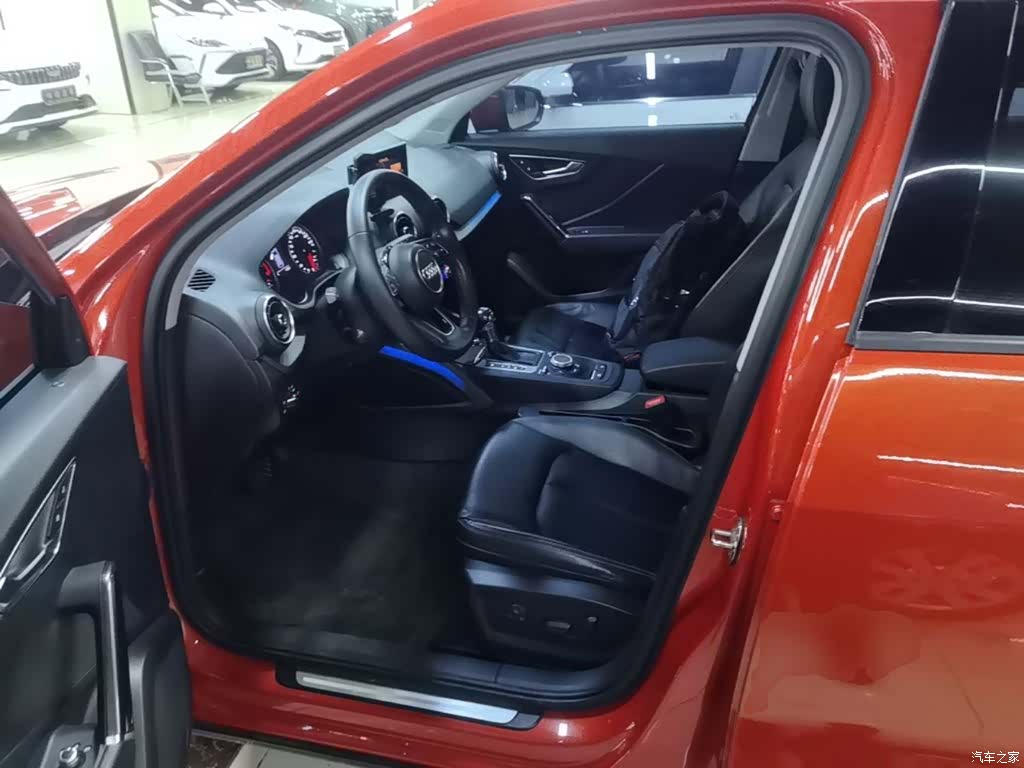 Audi Q2L, 2018 15