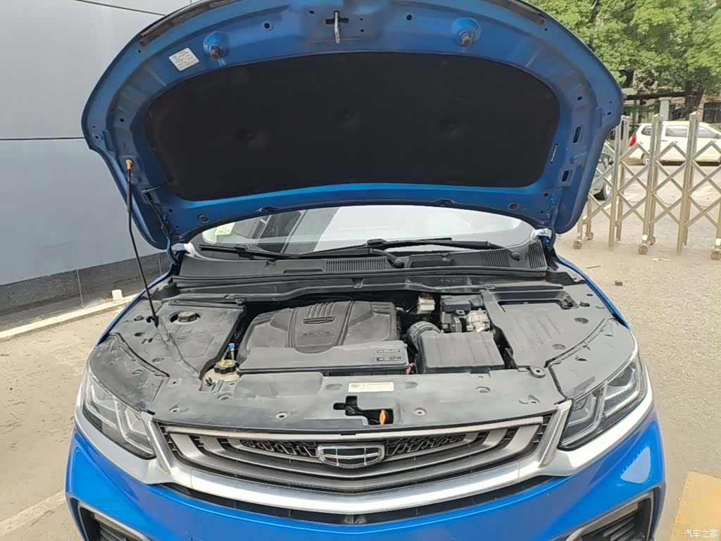 Geely Coolray, 2021 20