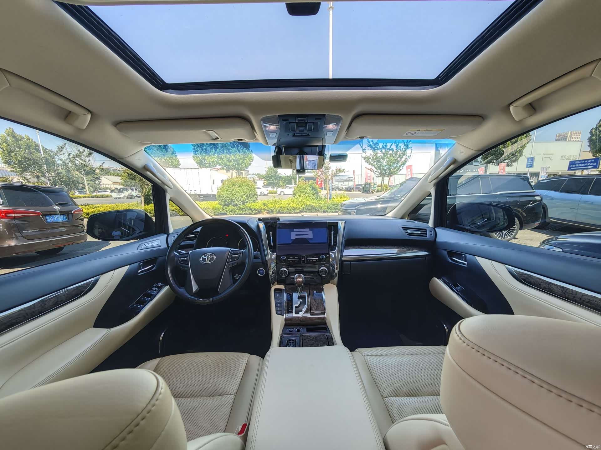 Toyota Alphard, 2021 6