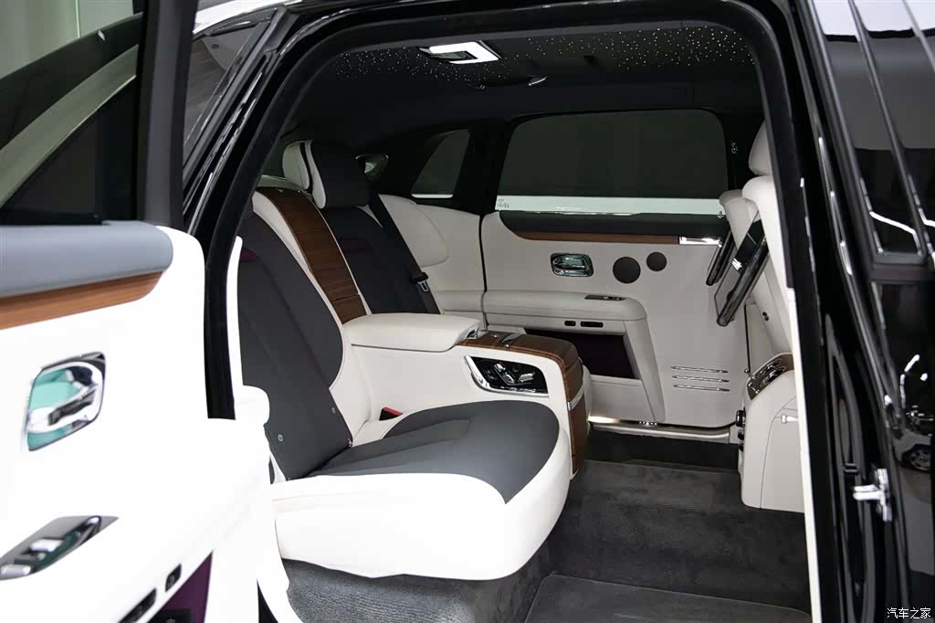 Rolls-Royce Ghost, 2021 17