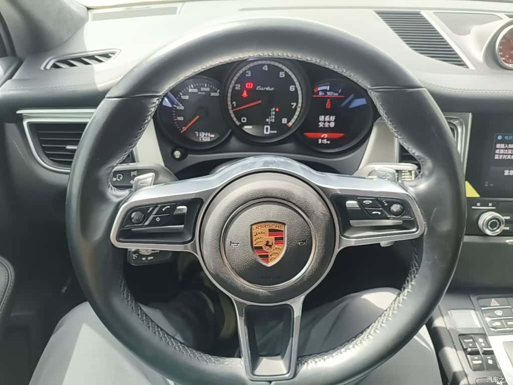 Porsche Macan, 2018 11