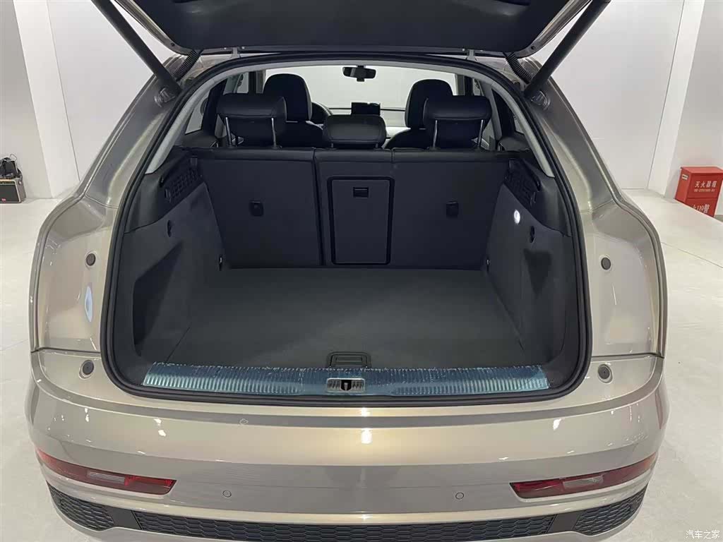 Audi Q3, 2019 6