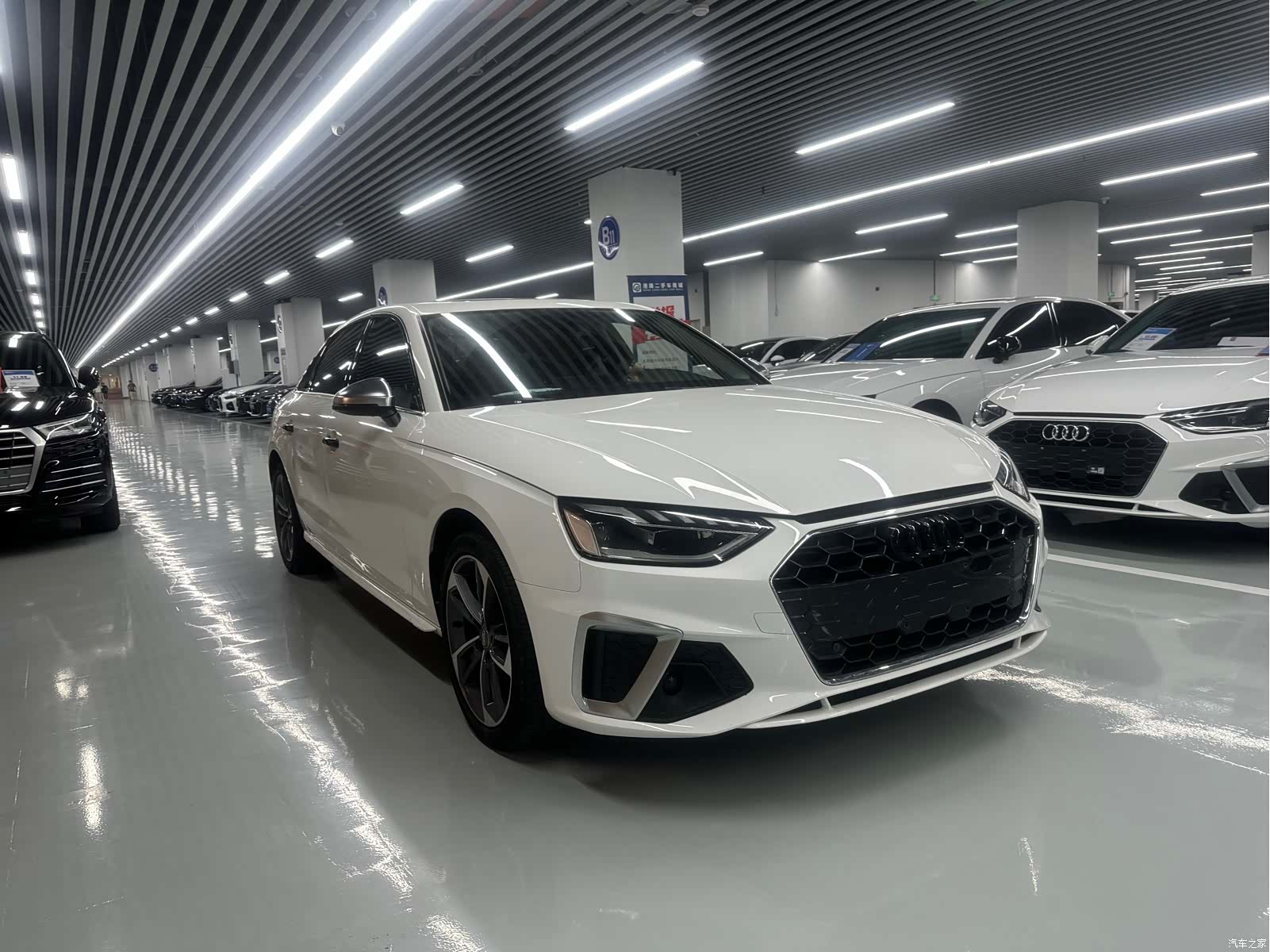 Audi A4L, 2021 3