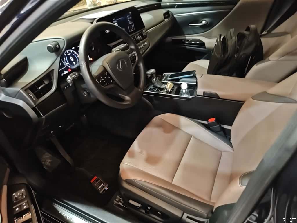 Lexus ES, 2021 14