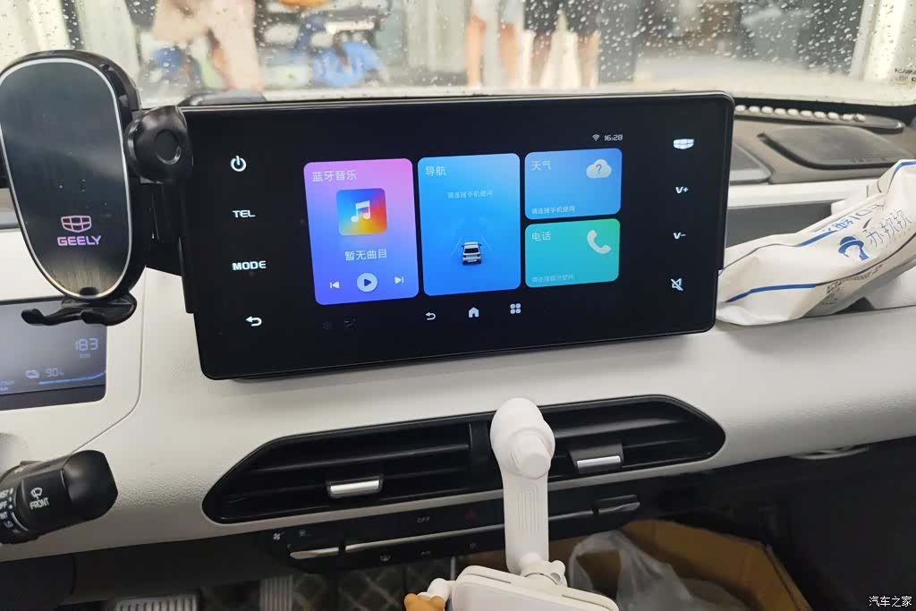Geely Panda, 2025 13