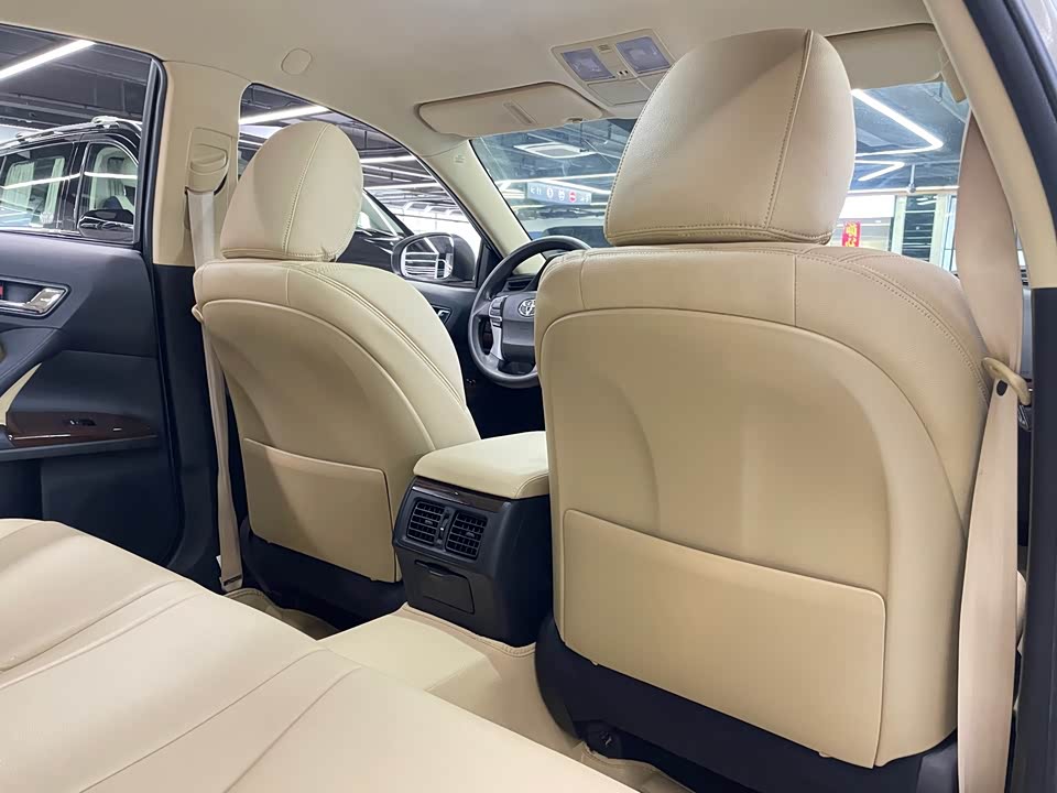 Toyota Reiz Toyota Reiz