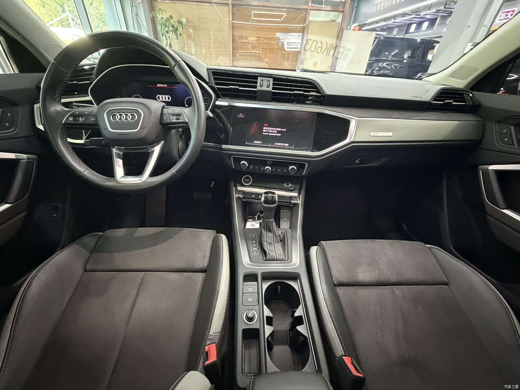 Audi Q3, 2022 все фото