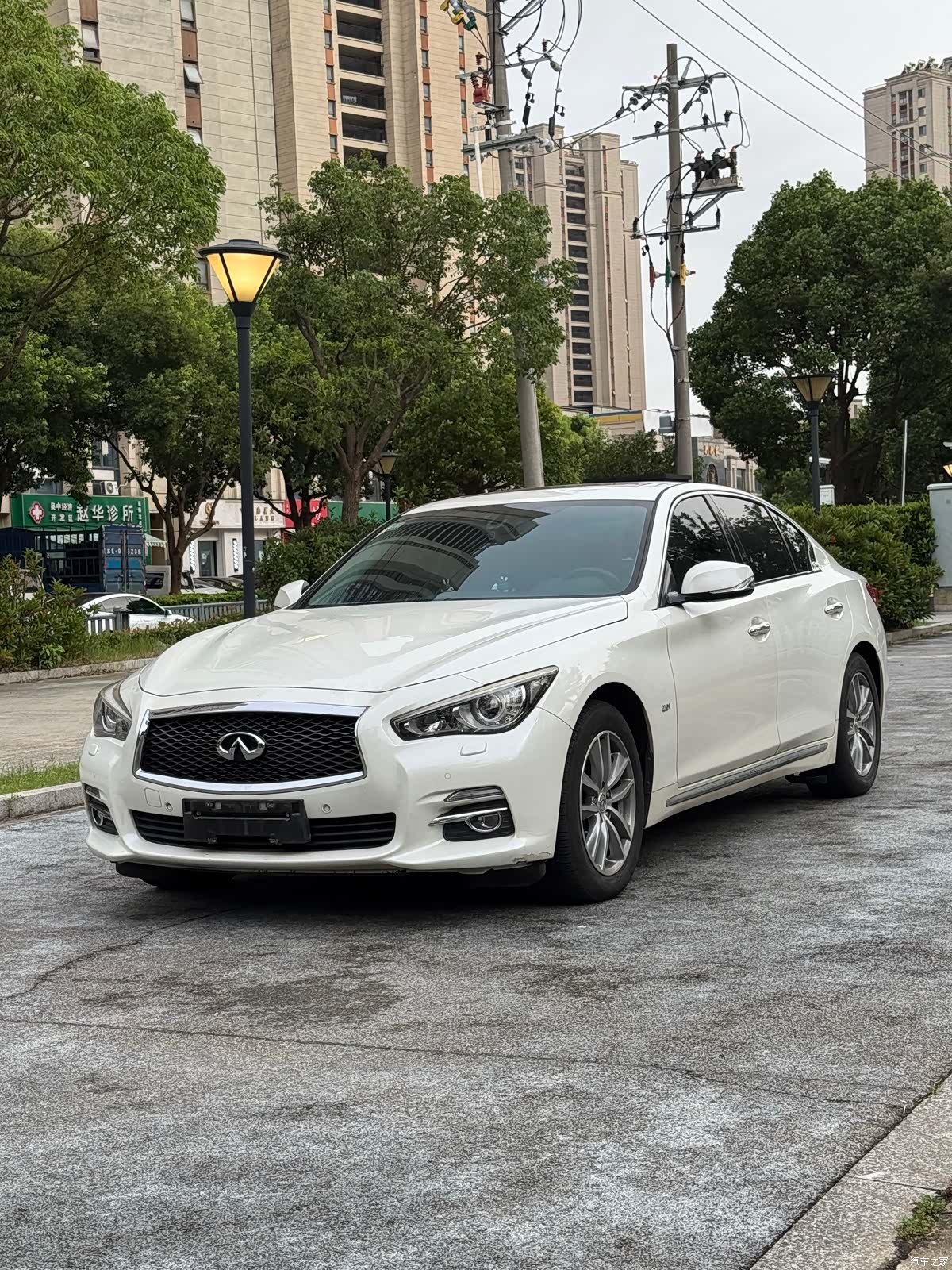 Infiniti Q50L