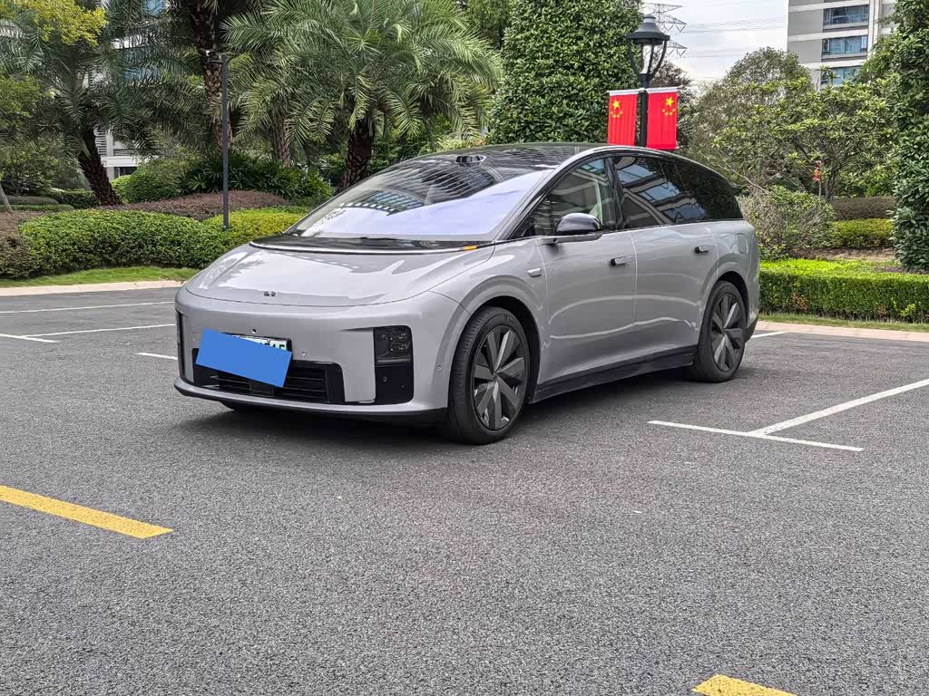 Li Auto i8