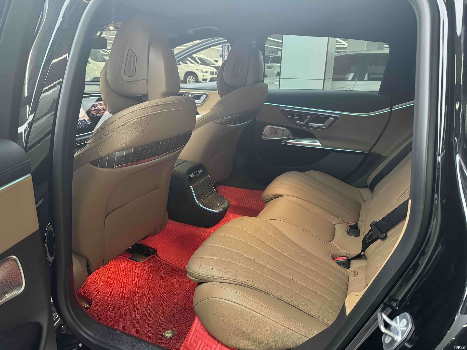 Mercedes-Benz E-Class, 2024 8