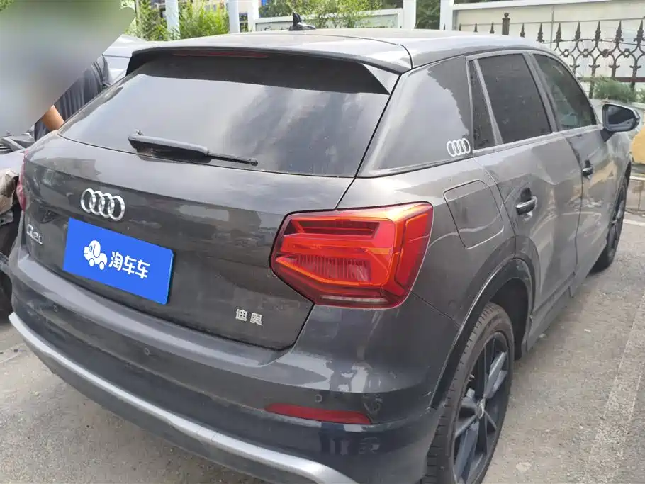 Audi Q2L Audi Q2L