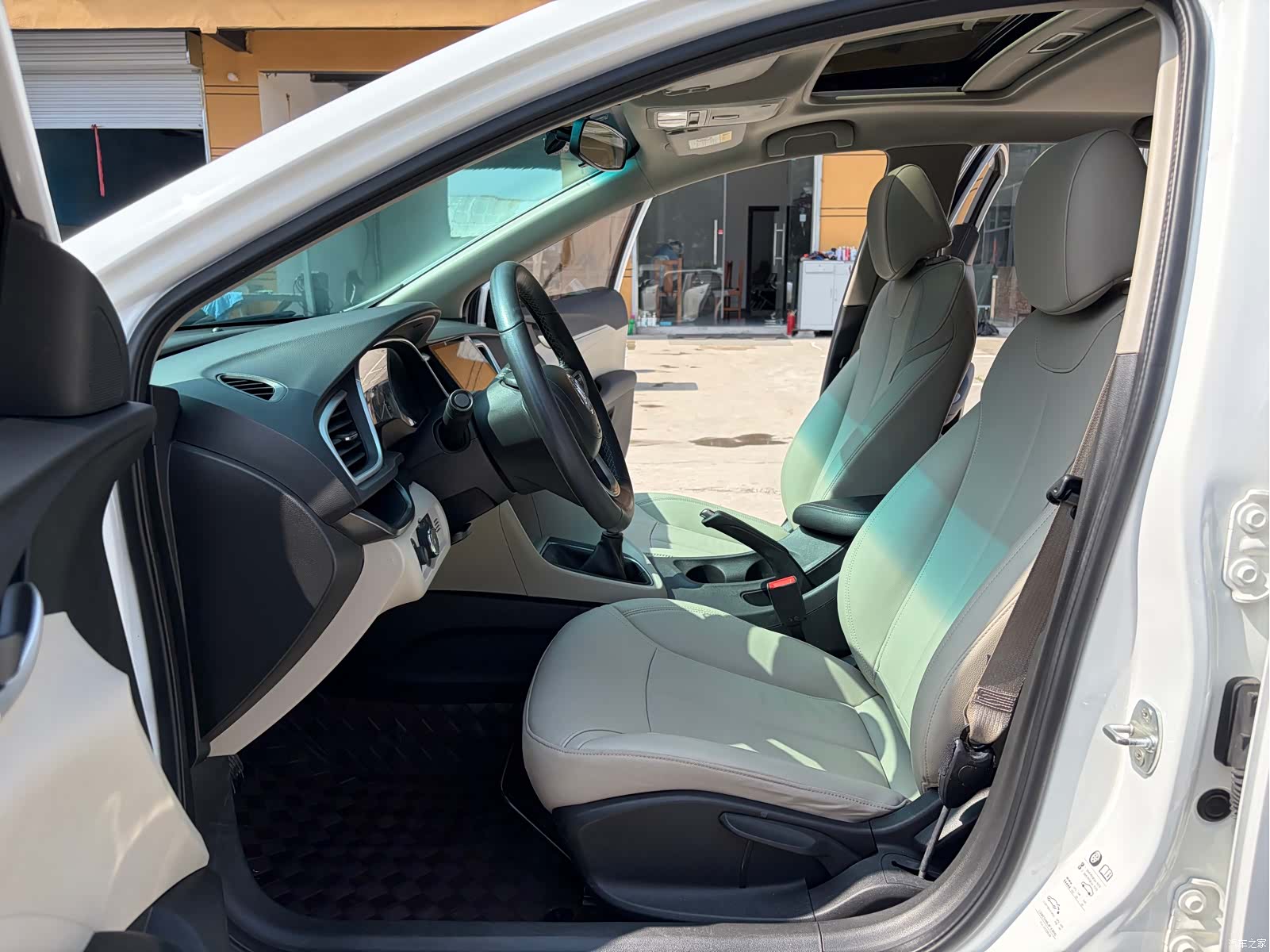 Buick V, 2018 все фото