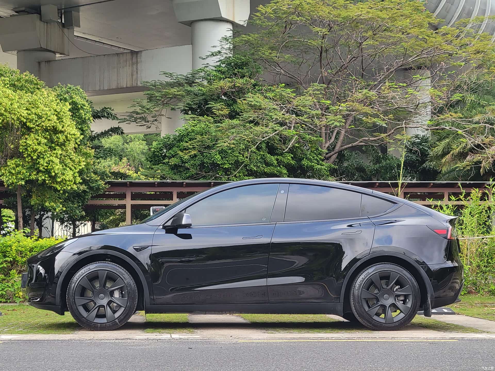 Tesla Model Y, 2023 7