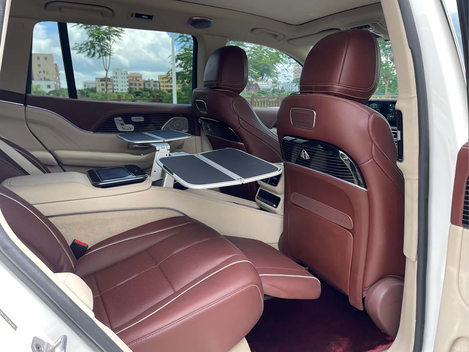 Maybach GLS, 2023 12