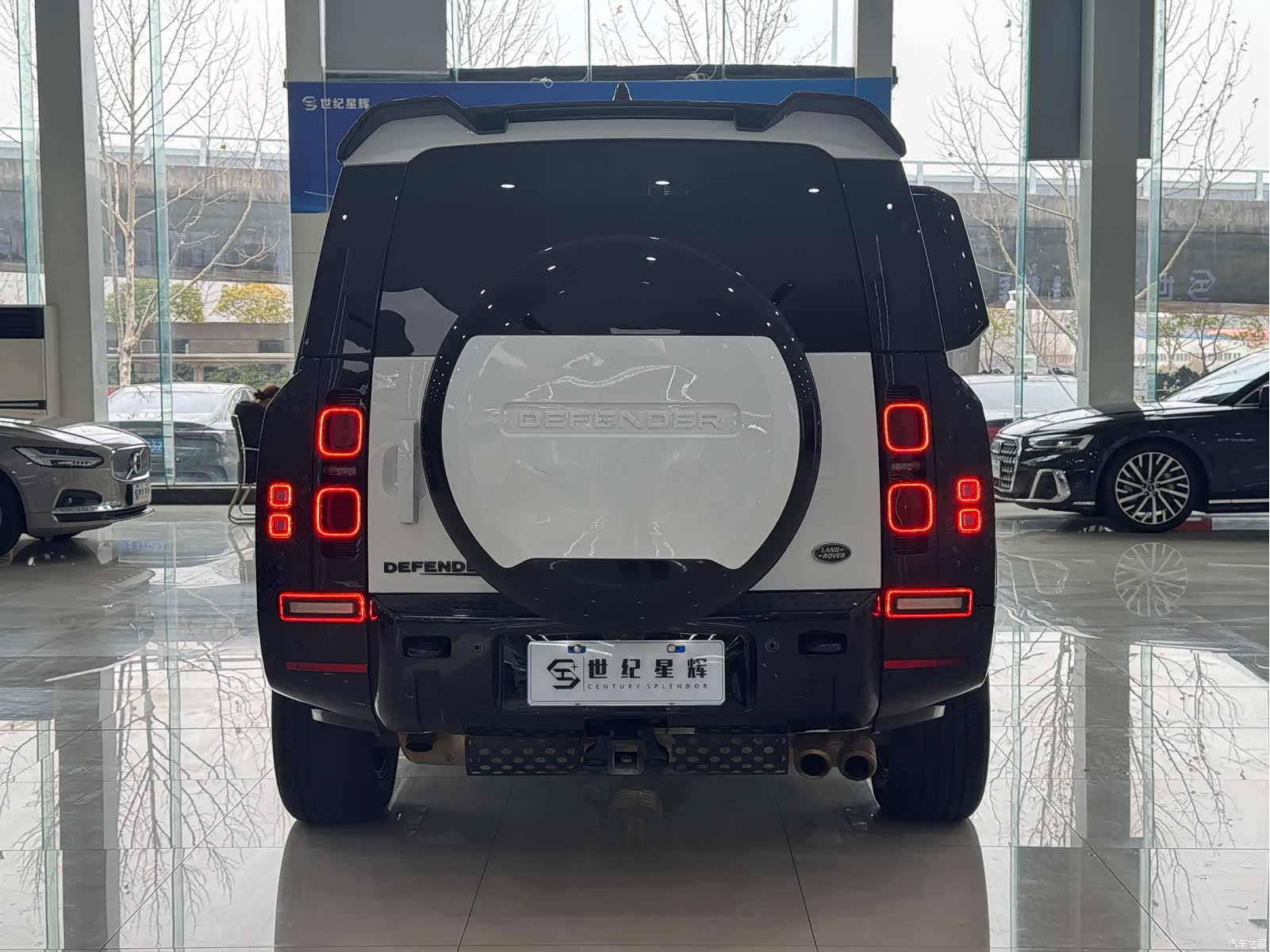 Land Rover Defender, 2023 6
