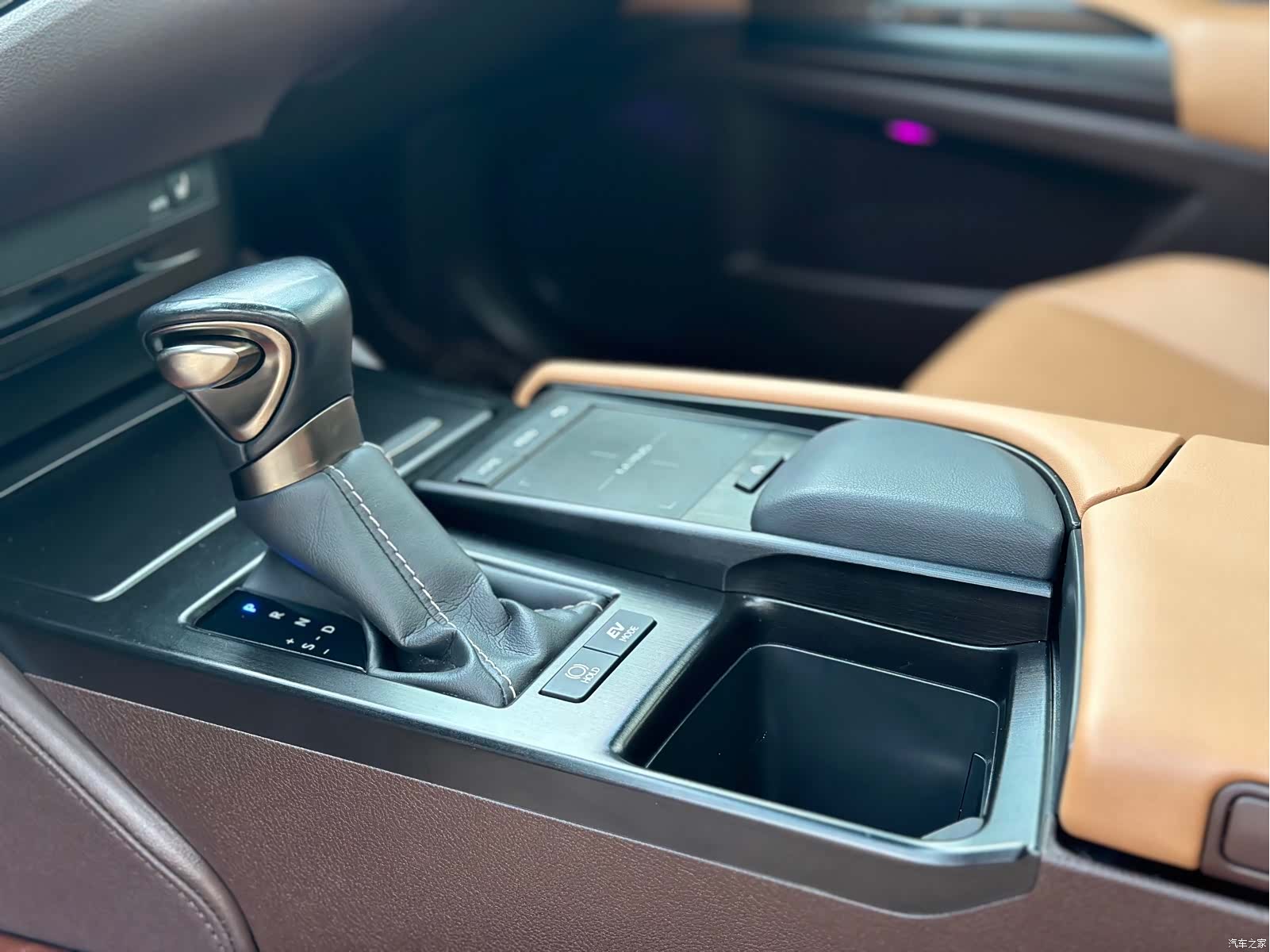 Lexus ES, 2020 10