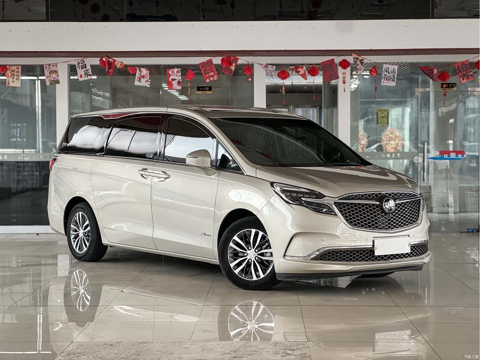 Buick GL8, 2020 3