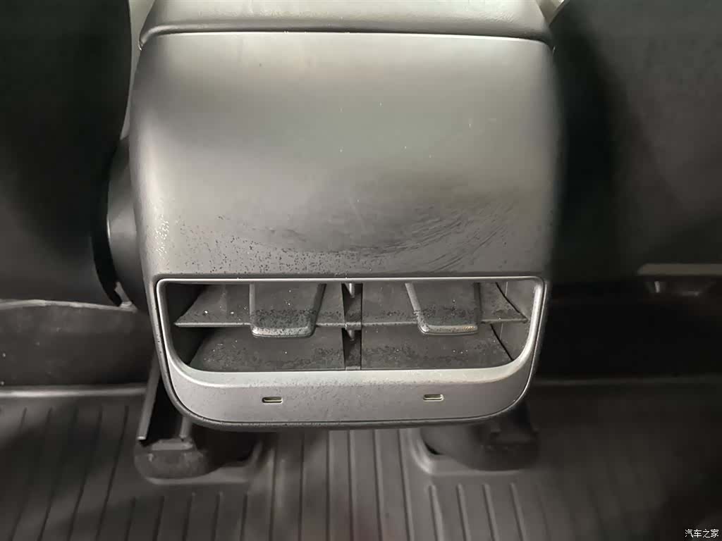Tesla Model Y, 2022 16