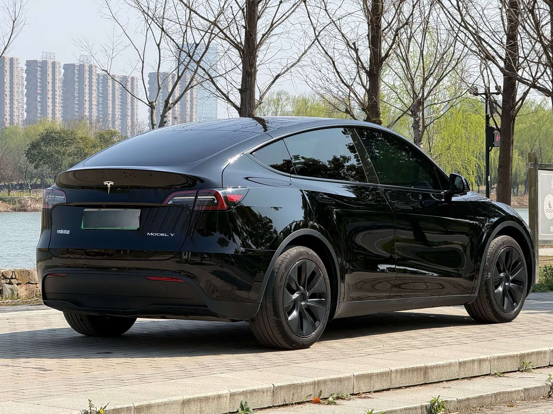 Tesla Model Y, 2024 10