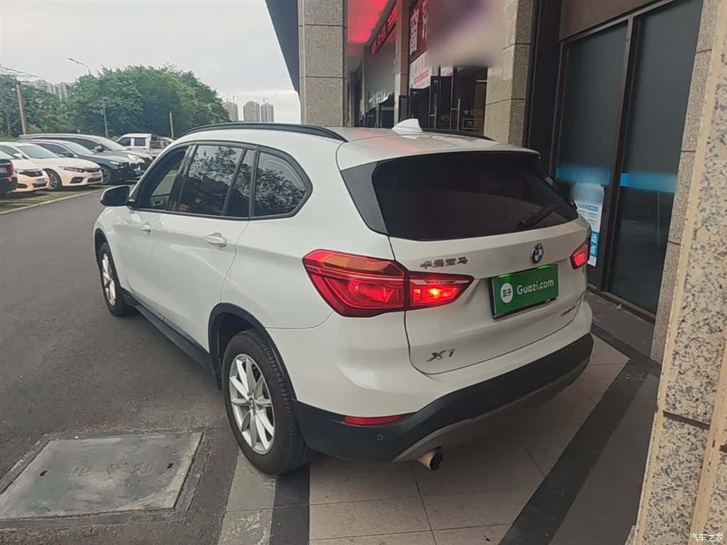 BMW X1, 2019 все фото
