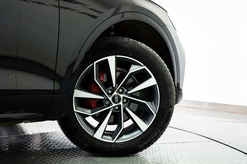 Audi Q5L, 2025 19