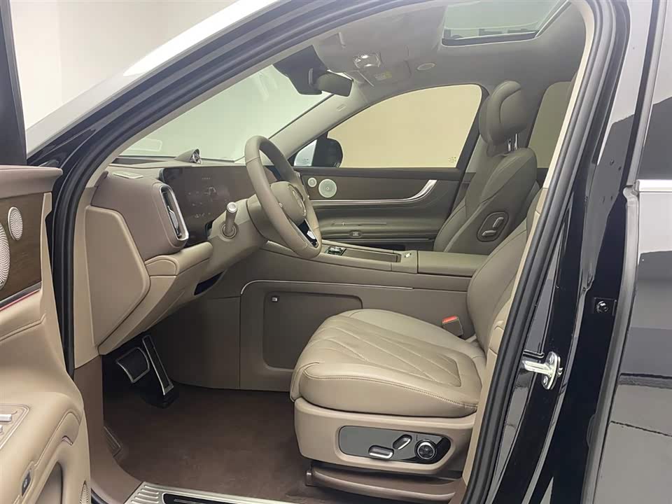 AITO Ask the world M9