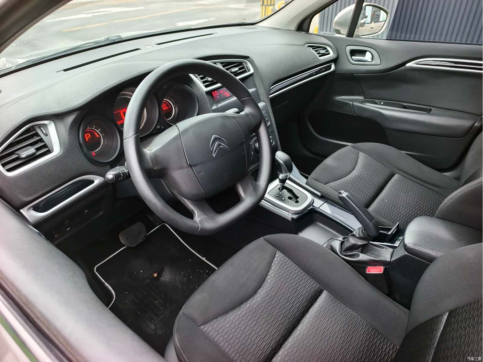 Citroen C4, 2013 все фото