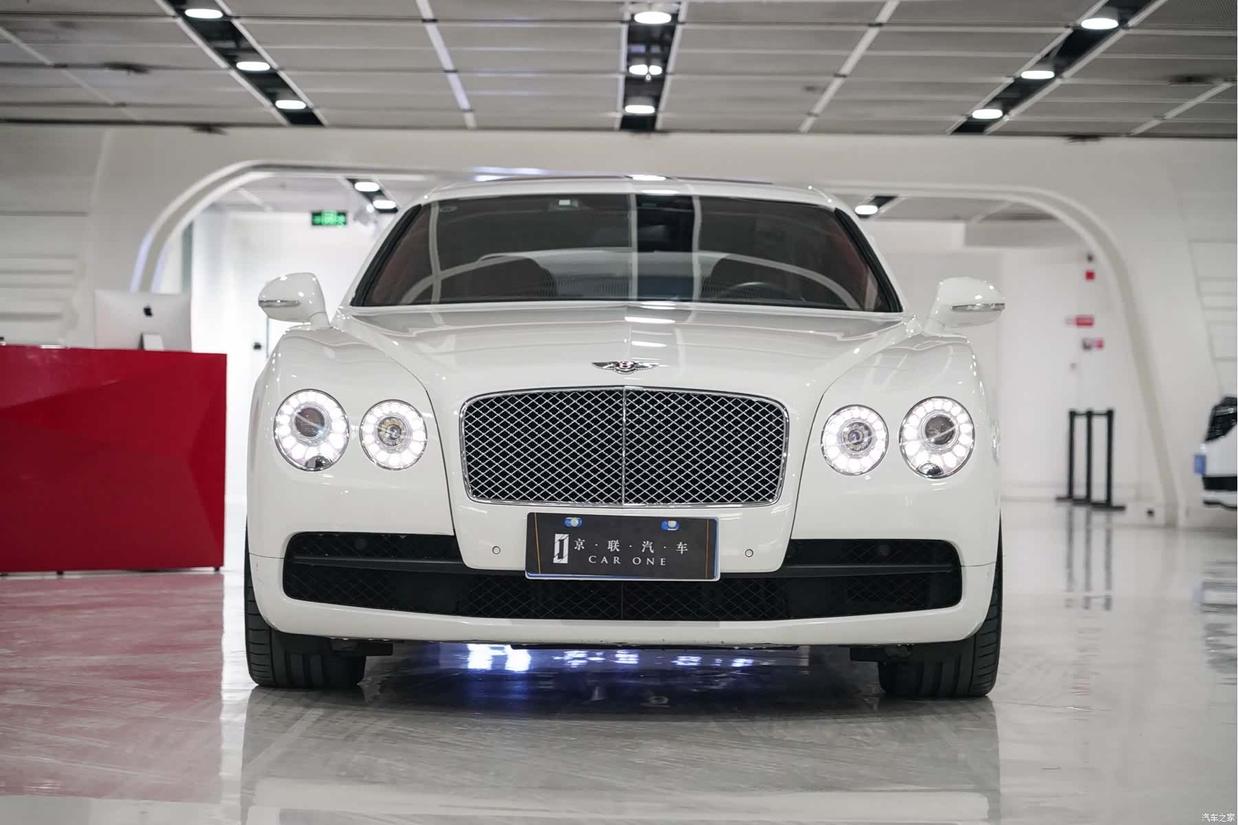 Bentley Flying Spur, 2014 2
