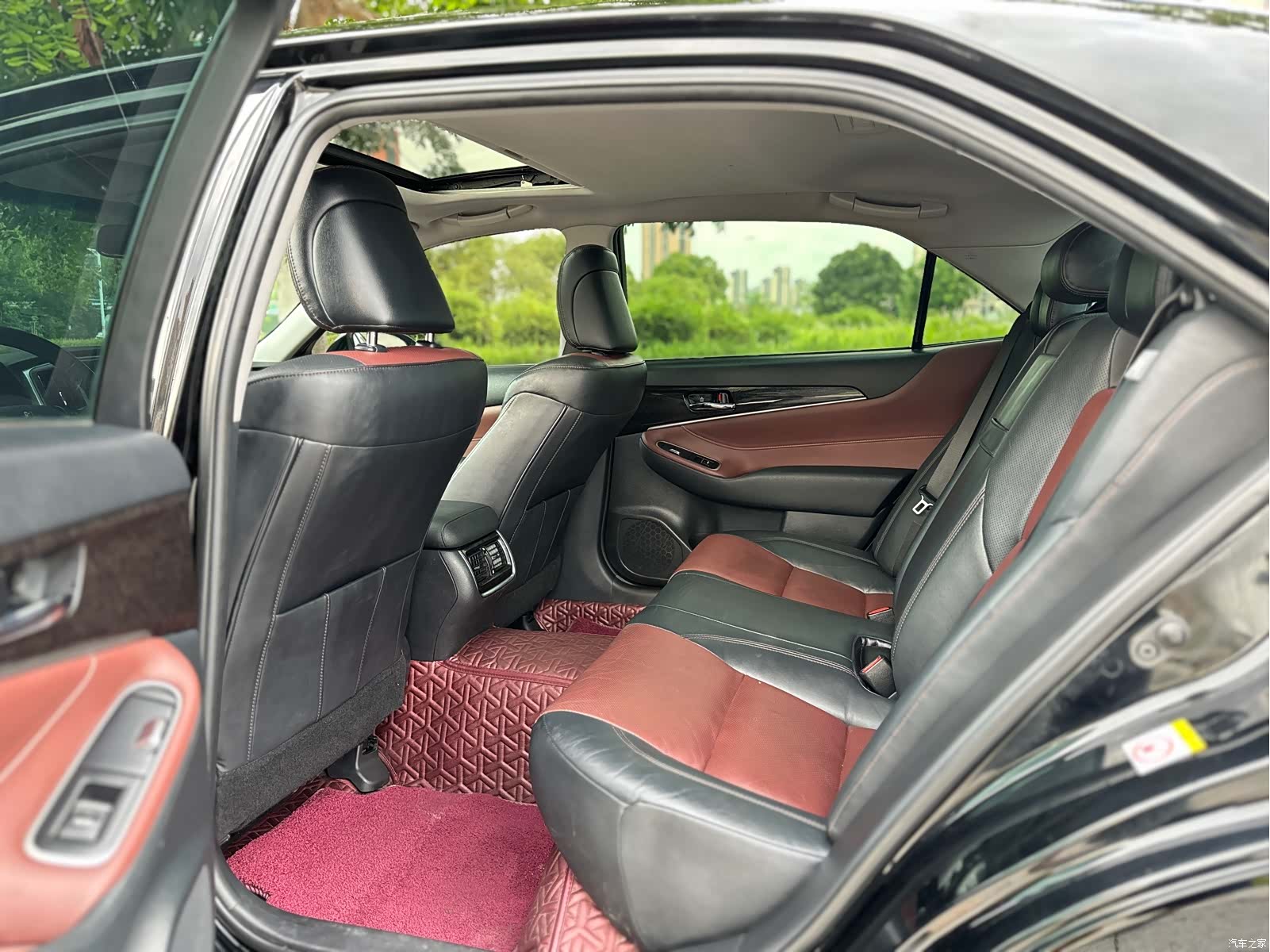 Toyota Crown, 2018 6