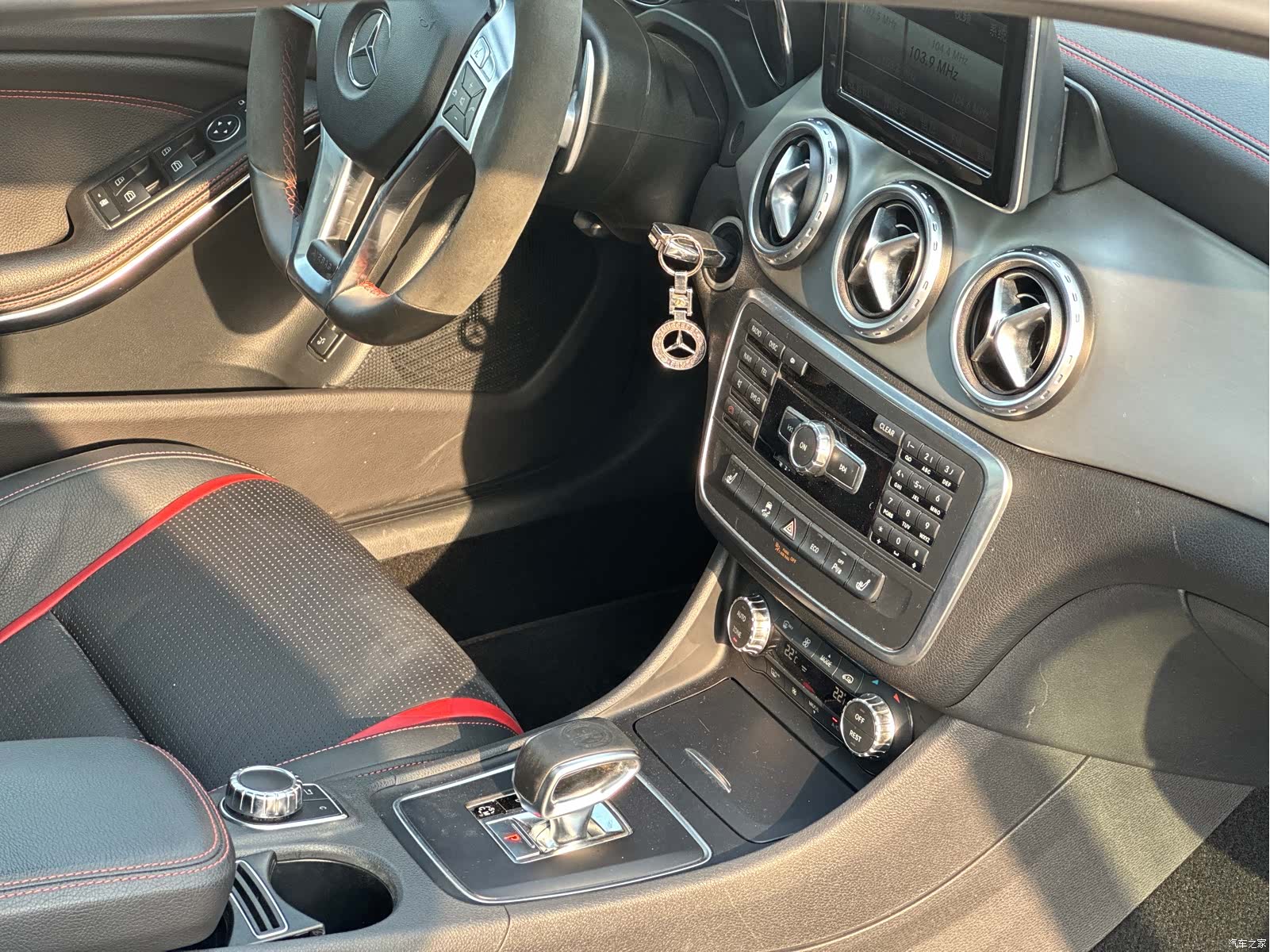 Mercedes-Benz GLA, 2015 39
