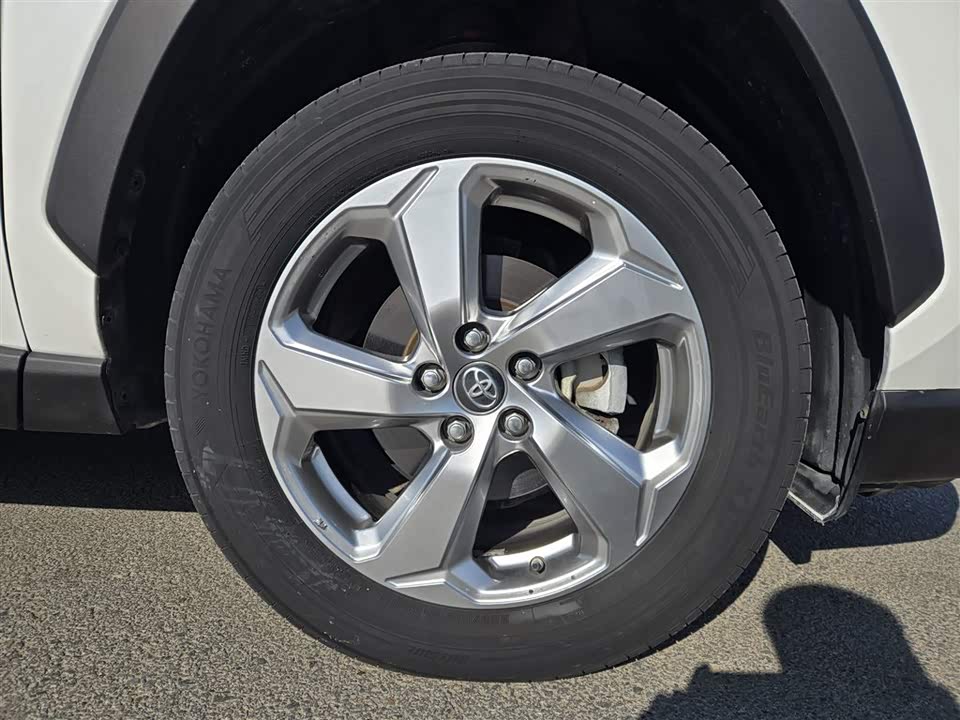 Toyota RAV4 Rongfang