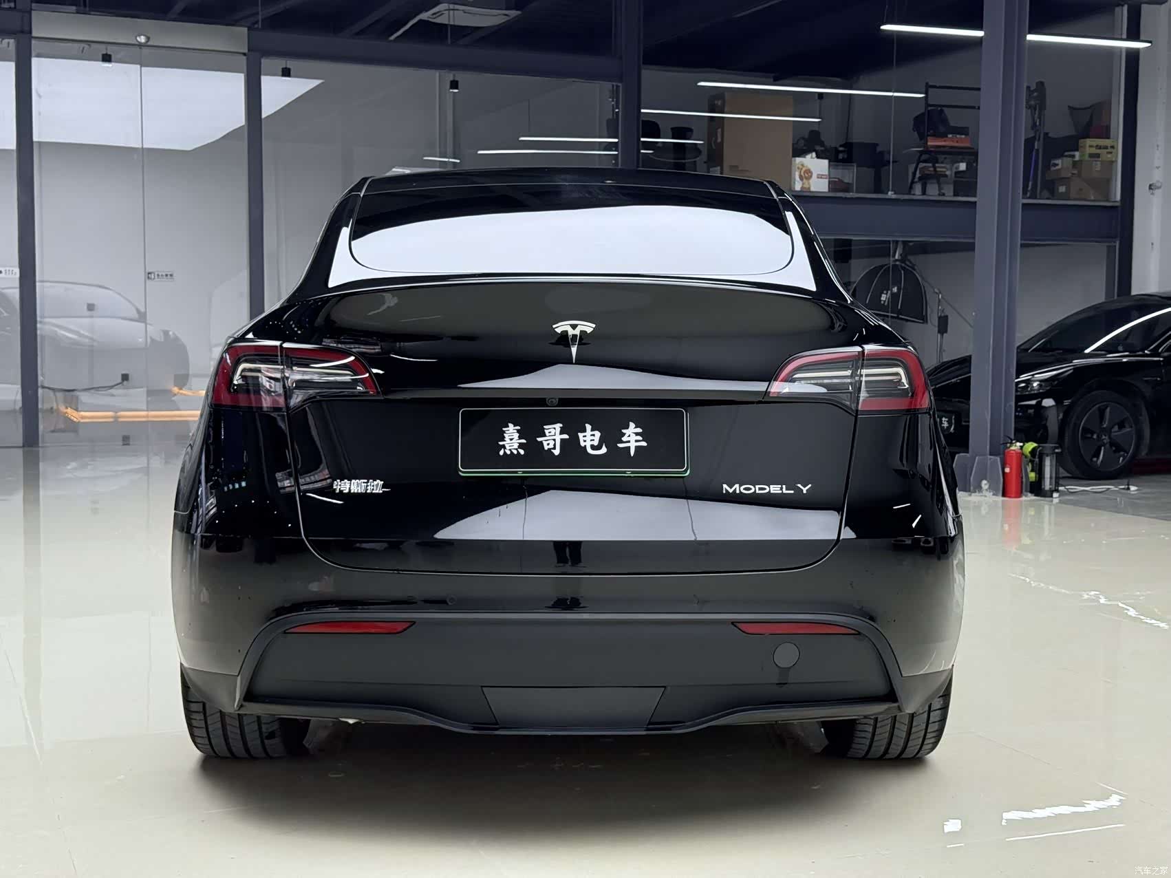 Tesla Model Y, 2022 4