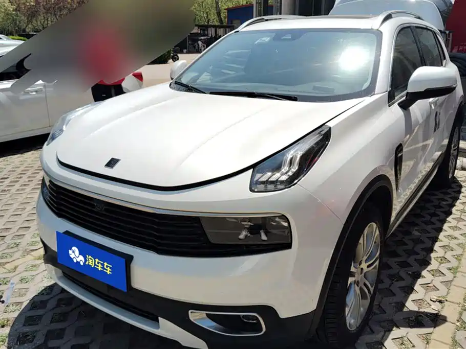Lynk & Co 01