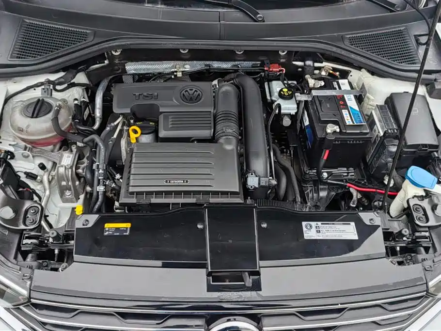 Volkswagen T-ROC exploring Songs