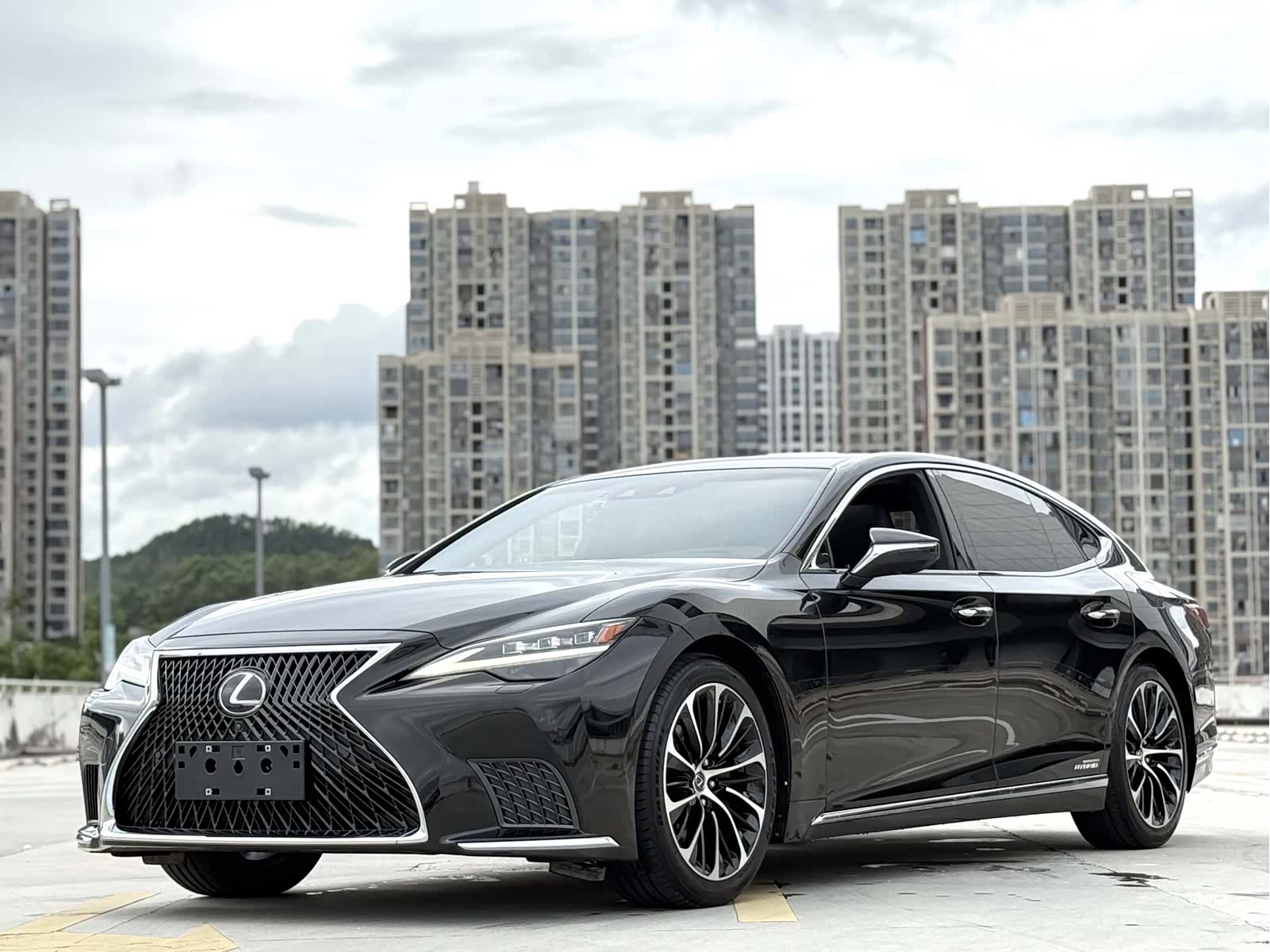 Lexus LS, 2022 2