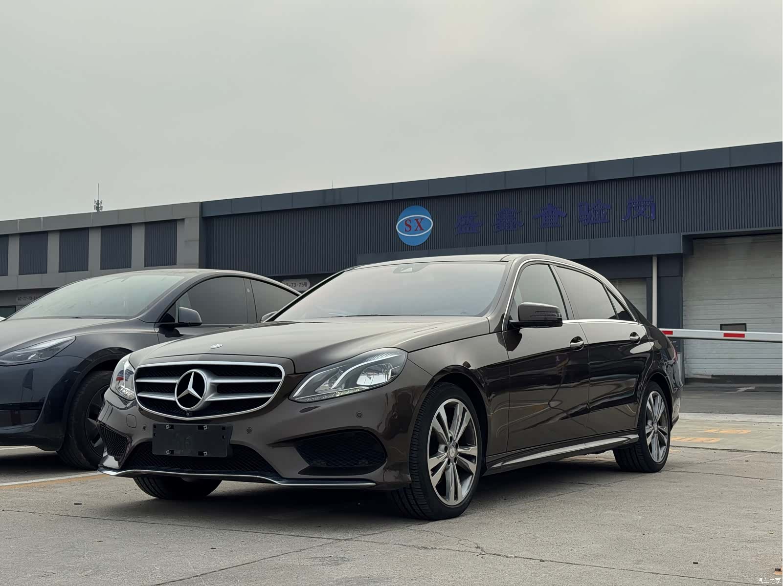 Mercedes-Benz E-Class, 2015 1