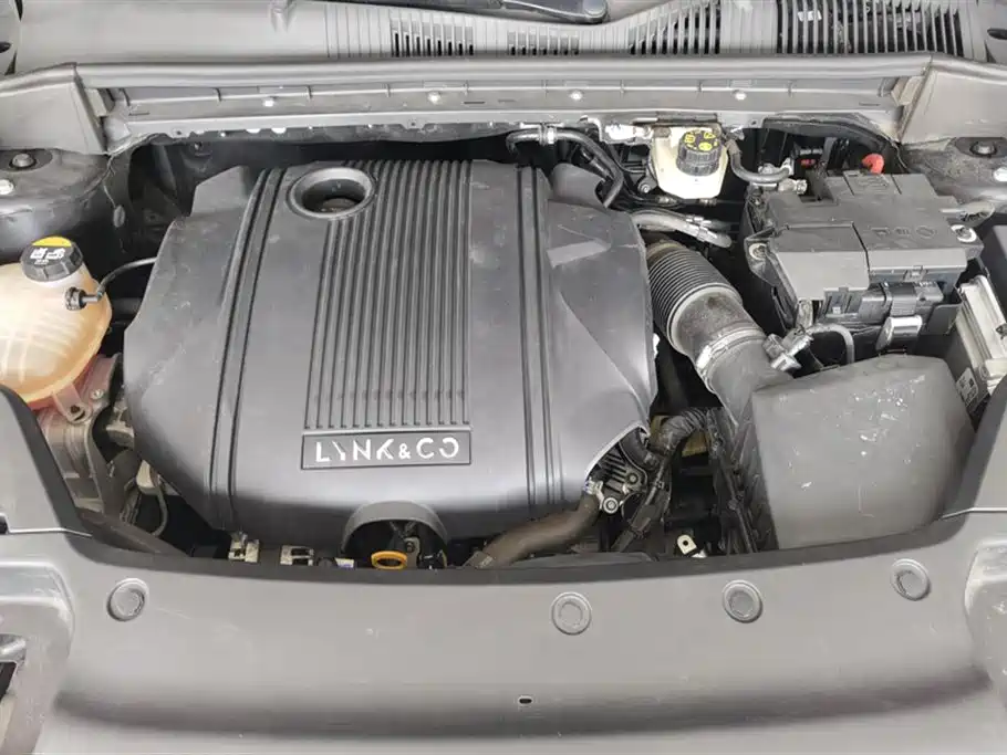 Lynk & Co 03