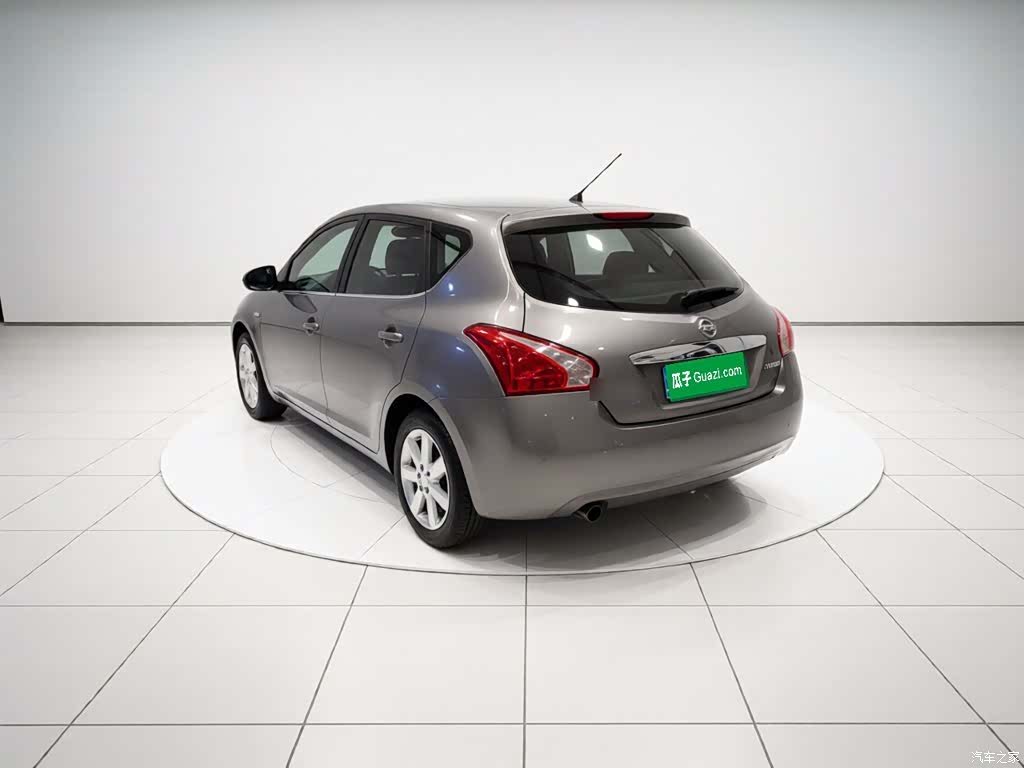 Nissan Tiida, 2014 4