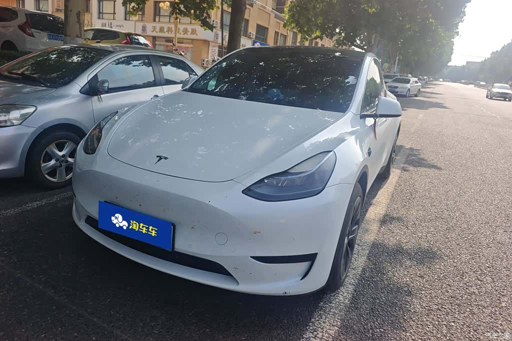 Tesla Model Y, 2024 1