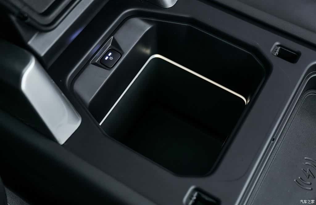 Land Rover Defender, 2023 22