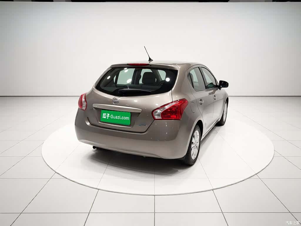 Nissan Tiida, 2014 все фото