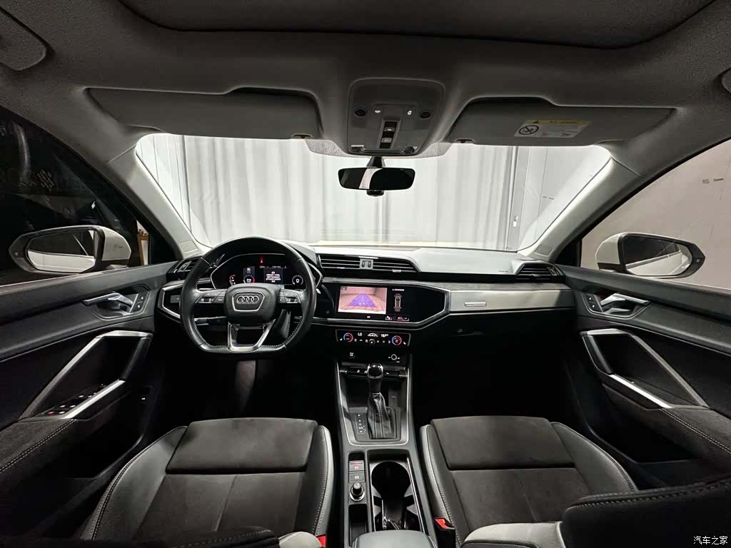 Audi Q3, 2022 11