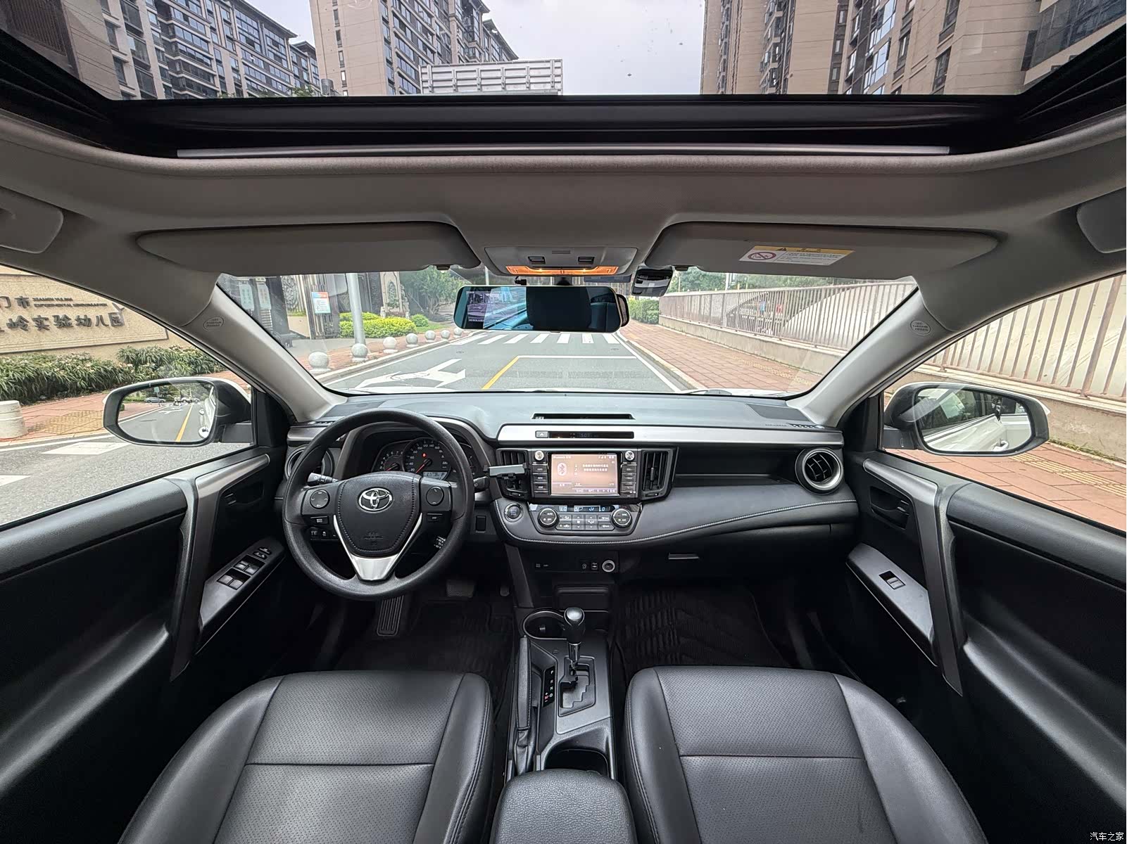Toyota RAV4, 2017 16