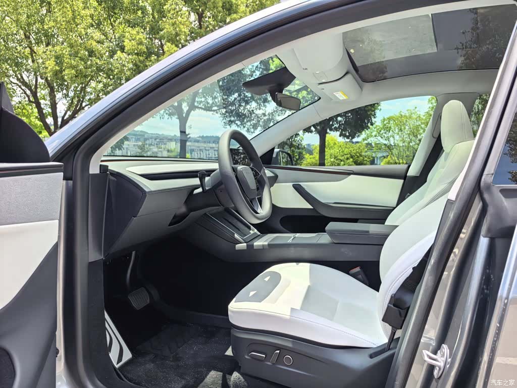 Tesla Model Y, 2026 2