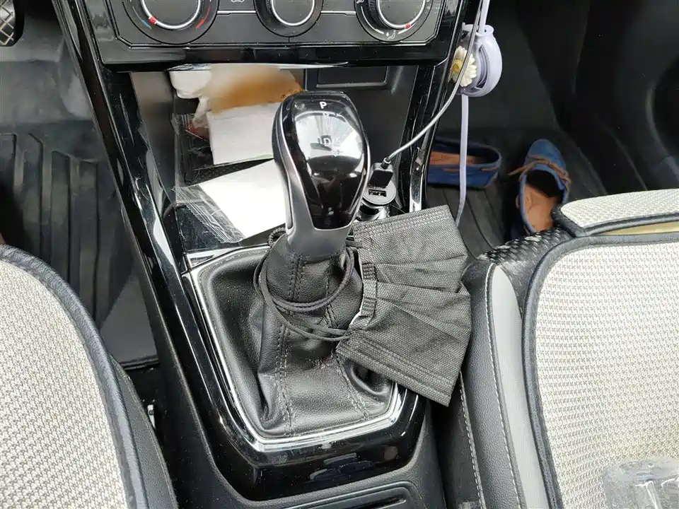 Volkswagen Exploring the shadow